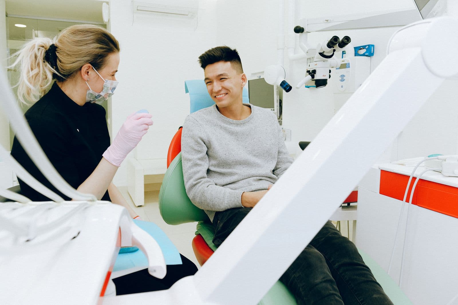 Concept photograph of a dental consultation. Not a Haven Family Dentistry patient or team member.